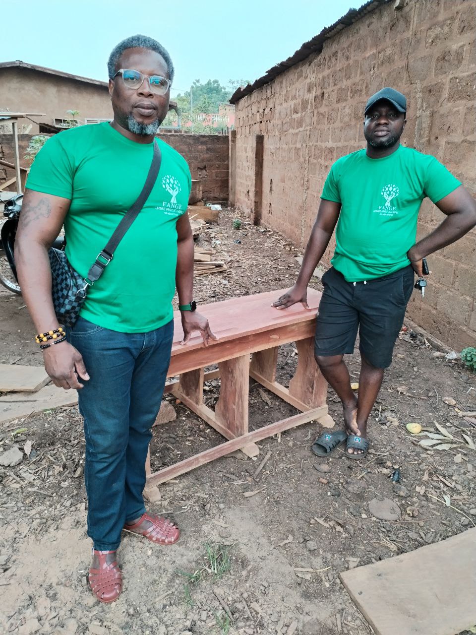Présentation d'un banc scolaire fabriqué